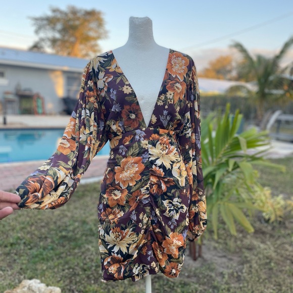 Showpo Latiana Plunge Neck Mini Dress Size 12 - Picture 4 of 9